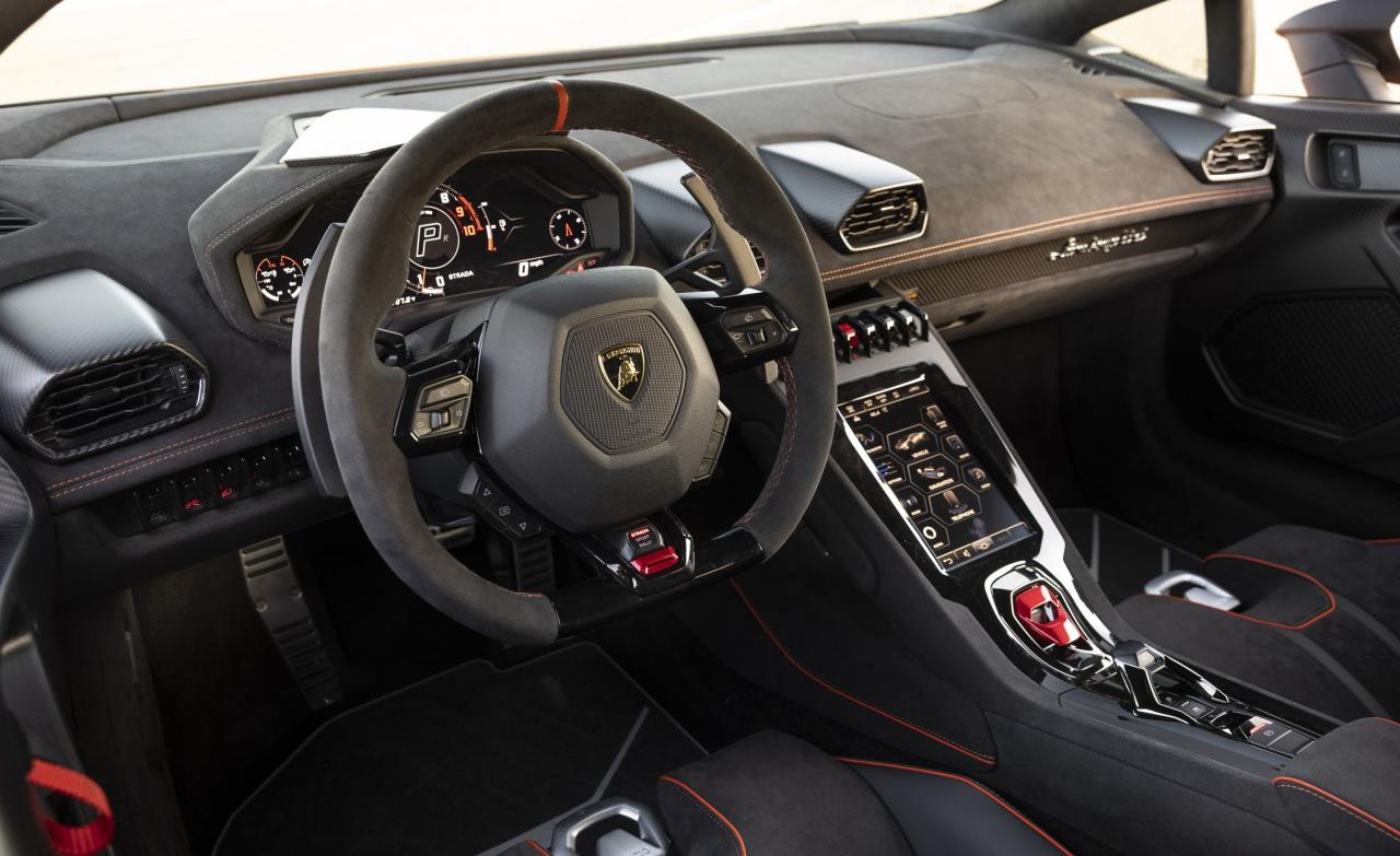 2024 lamborghini huracan sterrato interior