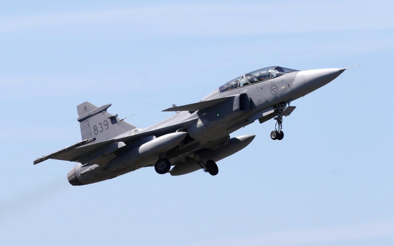 Sweden's Gripen Fighter: The ᴅᴇᴀᴅliest Fighter You've Never Heard Of | The  National Interest