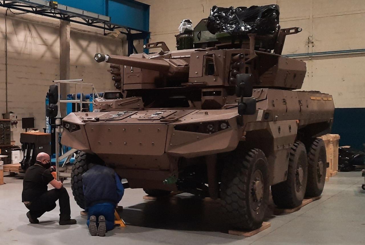 French Army EBRC Jaguar armoured car for the first time in the final brown  paint scheme [1861x1253] : r/TankPorn