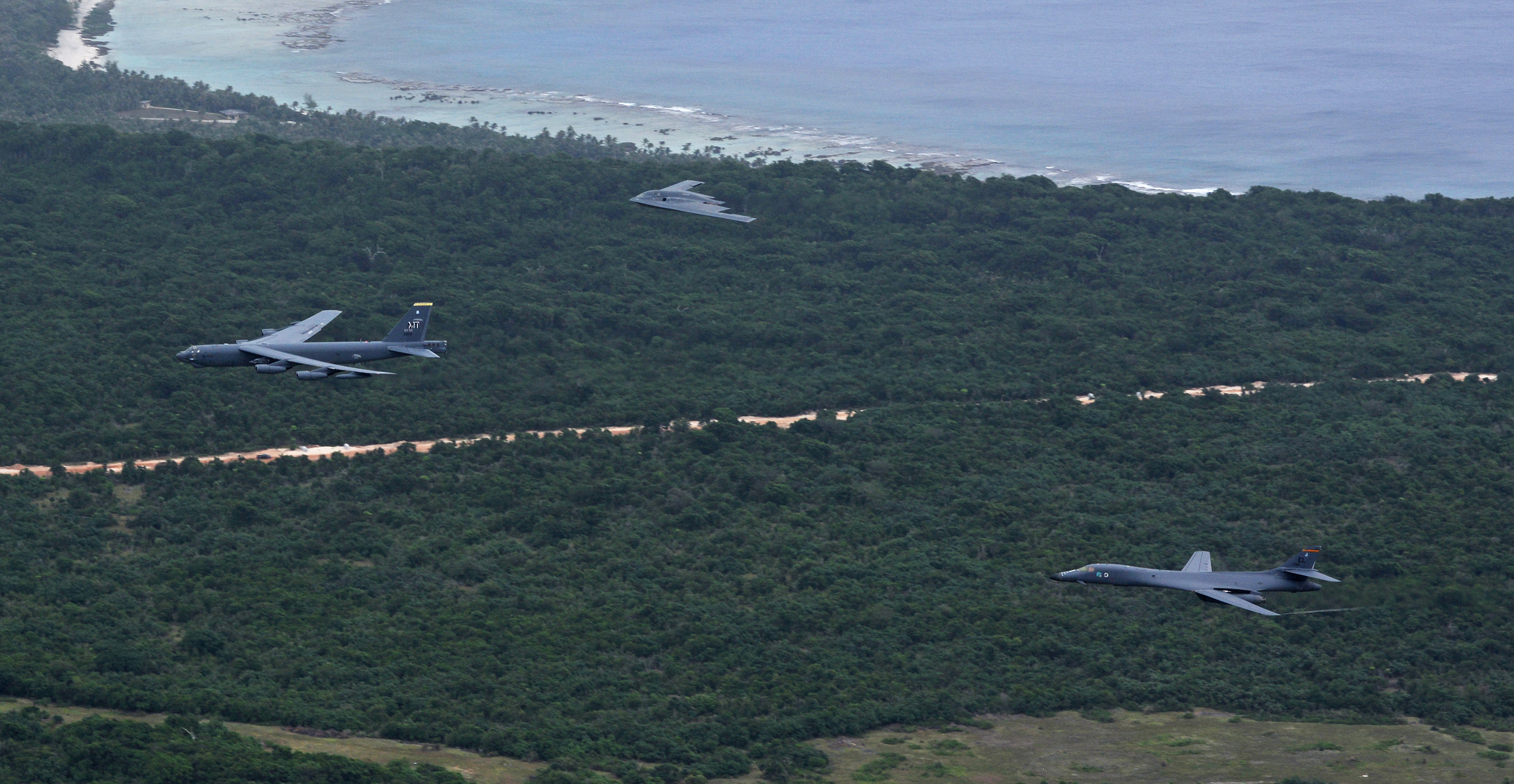 B-52, B-1, B-2s participate in first integrated bomber operation in USPACOM AOR > Pacific Air Forces > Article Display” /></p><div class='code-block code-block-3' style='margin: 8px 0; clear: both;'>
<div data-type=