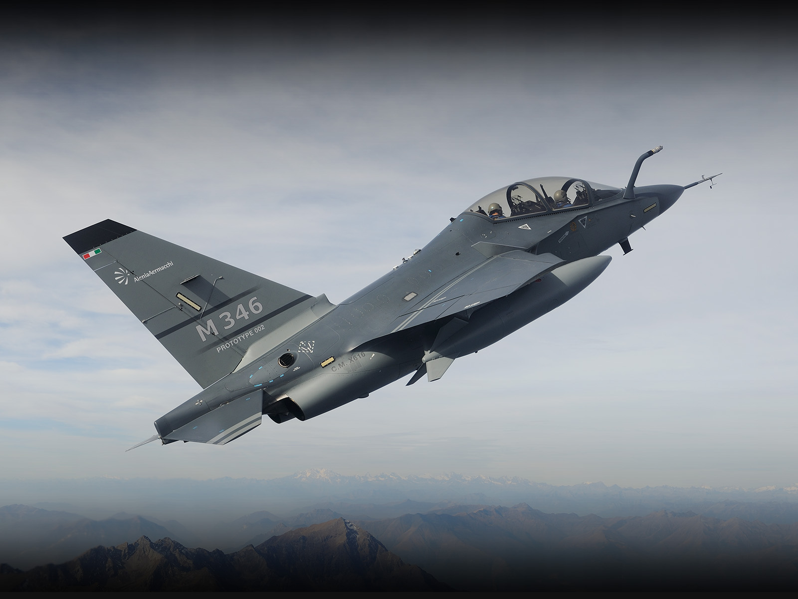 Full Frame: Grooming Fast Jet Jockeys : Alenia Aermacchi M-346 Advanced / Lead-In Fighter Trainer