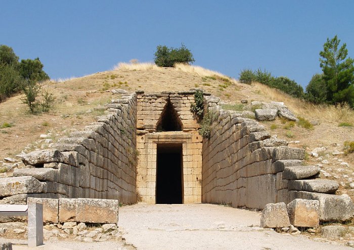 Corbelled Arch, Entrance to the Treasury of Atreus, Mykene, Greece. Image credit: Ken Russell Salvador -CC BY 2.0