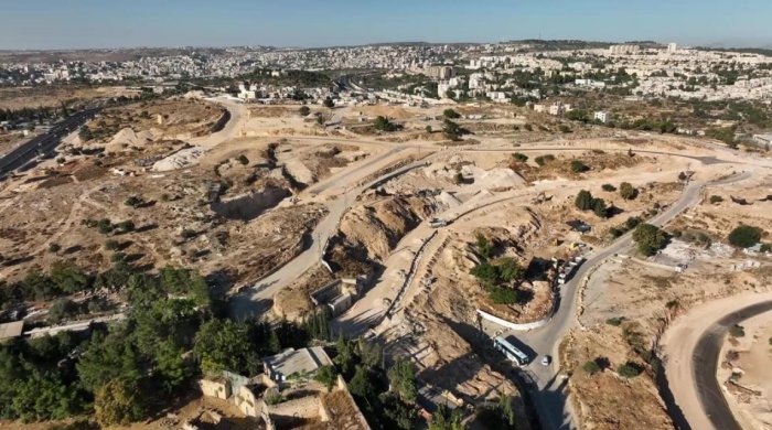 Mᴀssive And Well-Preserved Second Temple-Era Aqueduct Unearthed In Jerusalem