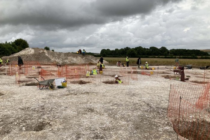 Bronze Age Human Remains Uncovered In Dorset During Excavation Of Iron Age Settlement