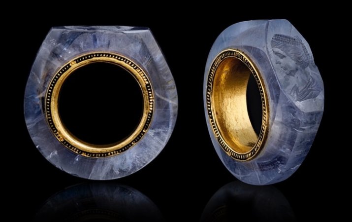 Caligula’s Stunning Sapphire Ring Tells Of A Dramatic Love Story