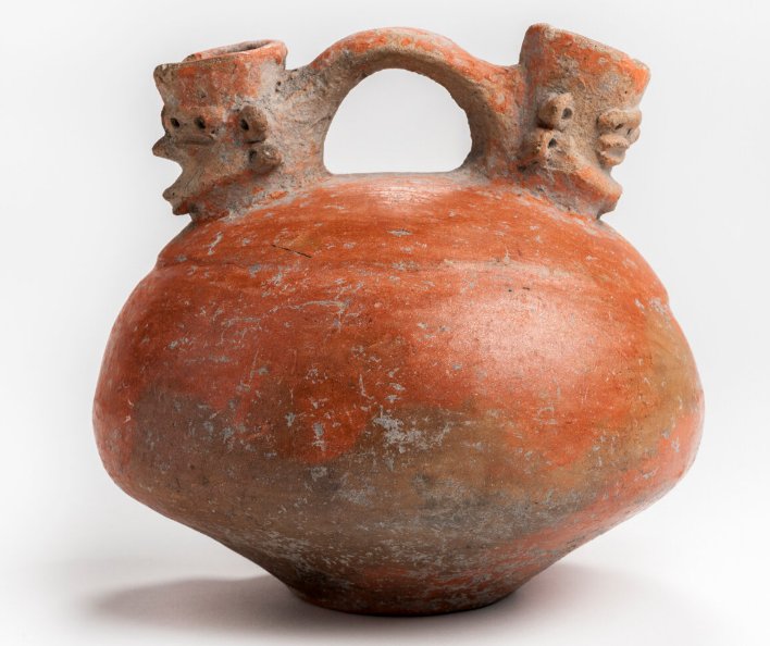 Ancient pottery holds clues to the past lives, traditions, and movements of Indigenous people from the Caribbean Islands. Credit: Florida Museum photo by Kristen Grace