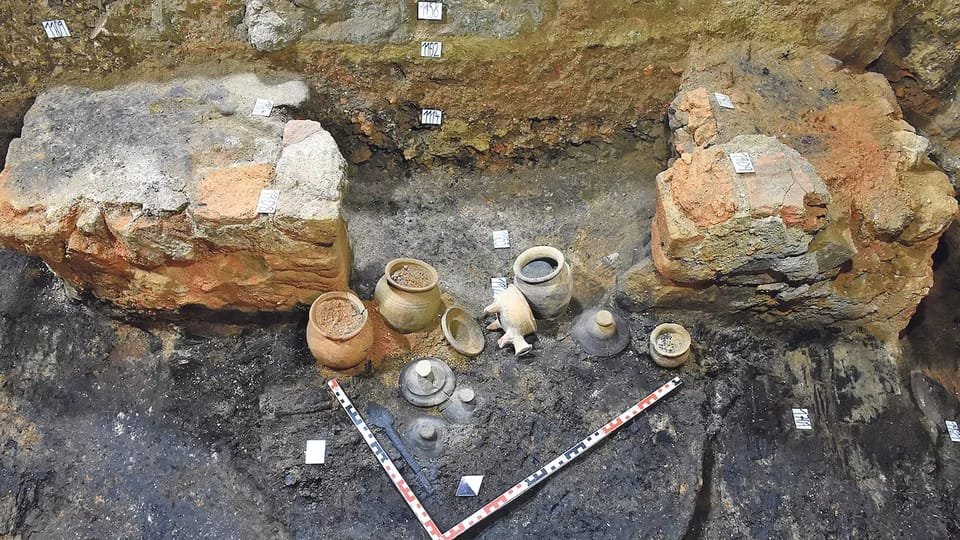 Exceptionally well-preserved medieval kitchen unearthed north of Moravia. PH๏τo: František Kolář, National Heritage Insтιтute