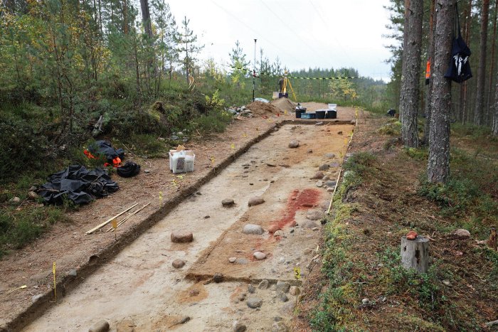 The red-ochre burial site of the child in Majoonsuo. Credit: Kristiina Mannermaa