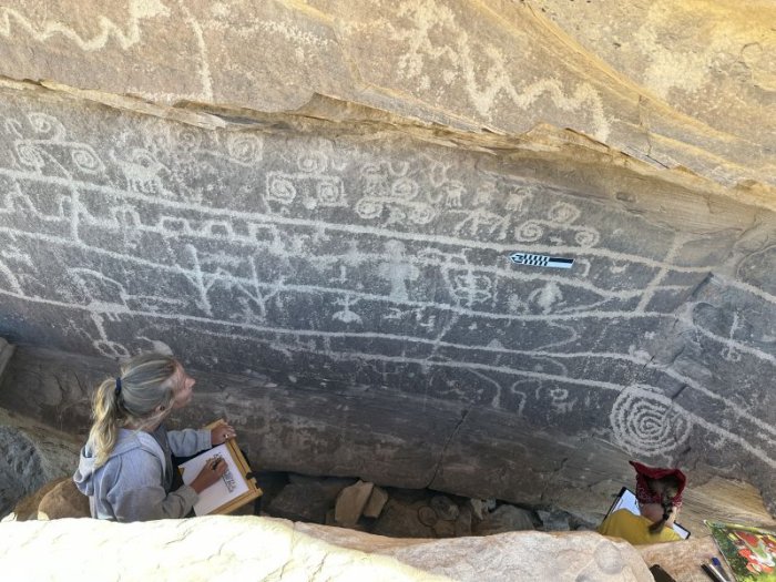 Archaeologists Discover Previously Unknown Huge Galleries And Petroglyphs In Colorado