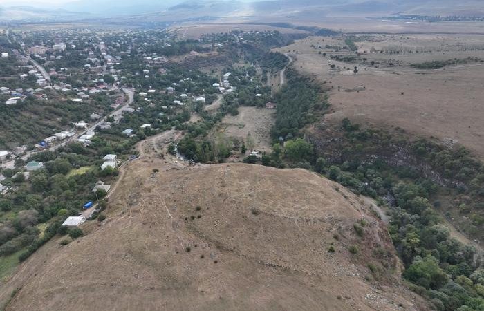 Why Was The Dmanisis Gora Fortress Community So Resilient In The Transition From The Bronze To Iron Age