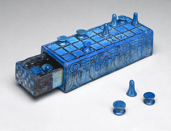 4,500-Year-Old Gameboards And Game Pieces Unearthed At Gath