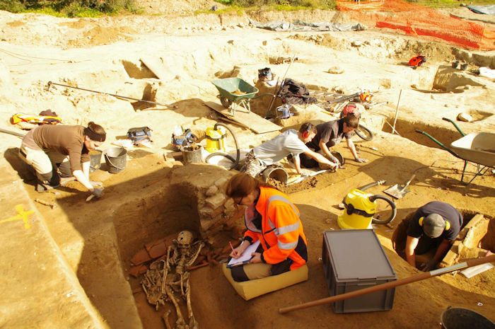 Magnificent Etruscan Underground Burial With Beautiful Artifacts Discovered In Aleria-Lamajone, France