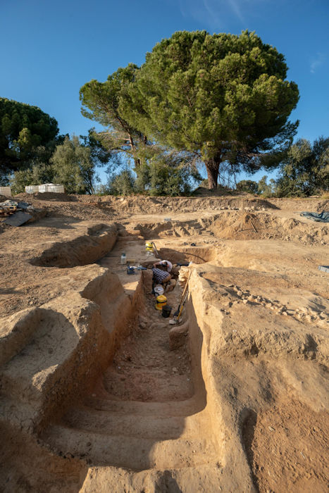 Magnificent Etruscan Underground Burial With Beautiful Artifacts Discovered In Aleria-Lamajone, France 