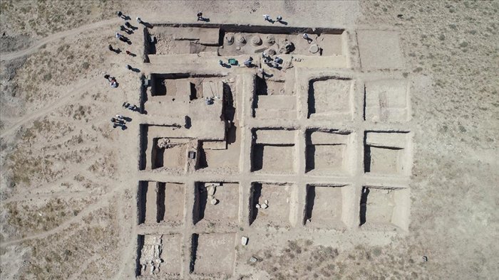 What Are The Monumental Uratrian-Era Structures Unearthed At Garibin Tepe In Van?