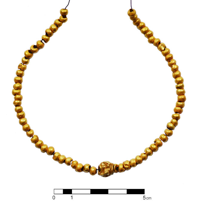 Stunning Gold Jewelry And Artifacts From The Time Of Neferтιтi Found In Bronze Age Tombs In Cyprus