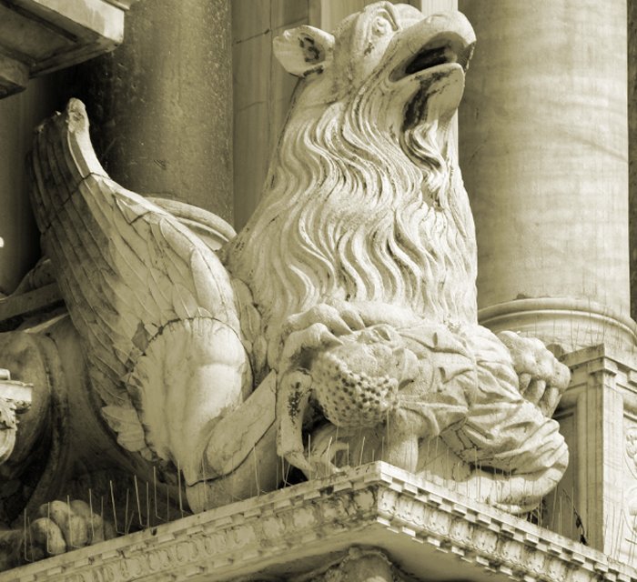 A statue of a griffin on the Basilica di S. Marco