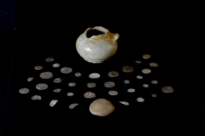 Coin Hoard Paints A Fascinating Picture Of Life Of Highland Clan Chief And His Household