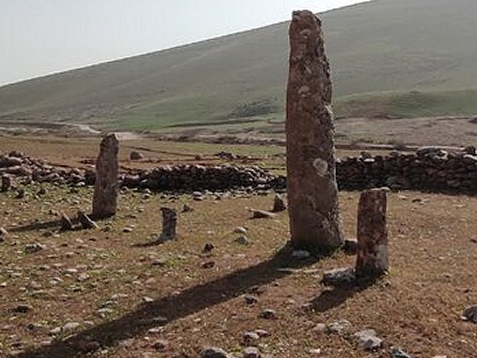 The tall ancient headstones at the Kela Mazin cemetery in the Kurdistan Region (Photo: Goran Sabah Ghafour)