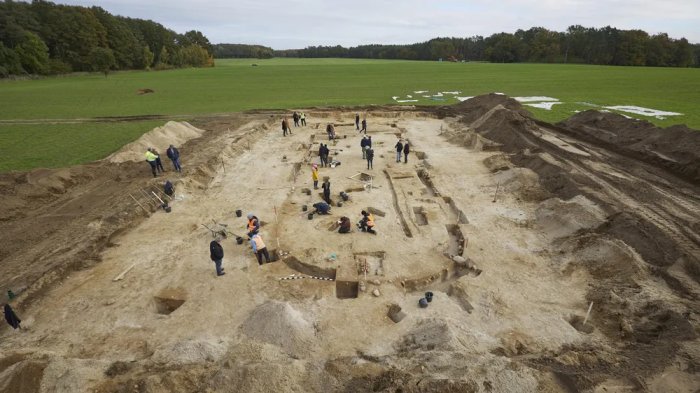 Spectacular Giant Bronze Age Hall Found Near Berlin, Germany May Be Connected To Legendary King Hinz