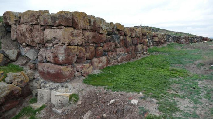 Mysterious Bronze Age Tomb Unearthed In Armenia Containing Gold Artifacts And A Couple