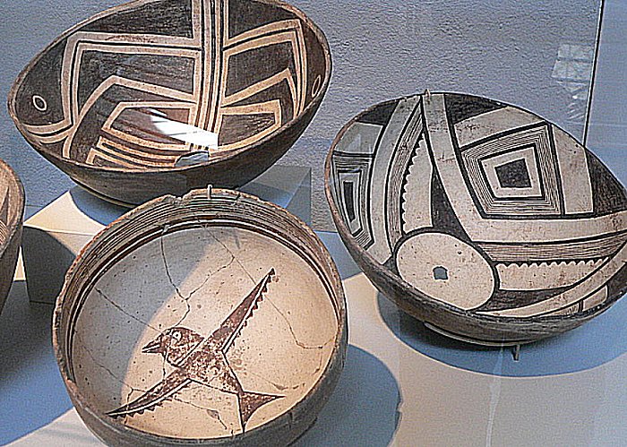 Mimbres bowls at Stanford University. Mimbres pottery, New Mexico, U.S. Iris & B. Gerald Cantor Center for Visual Arts Image credit: 2006 David Monniaux - CC BY-SA 3.0