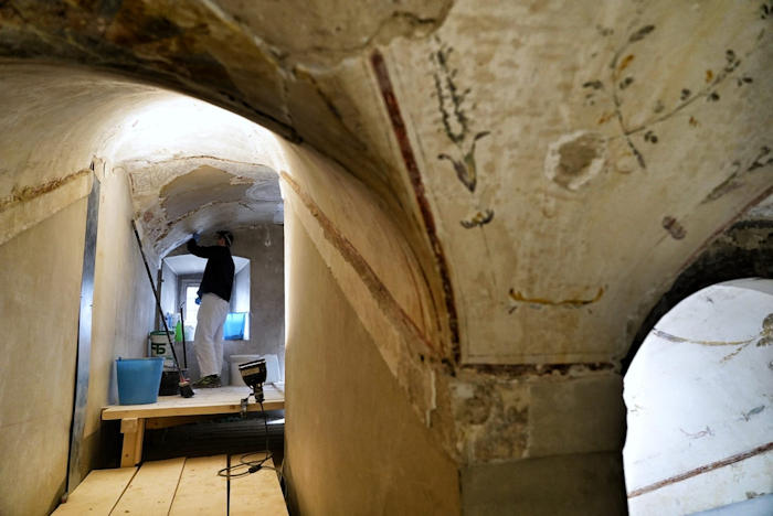 Grotesque Paintings Discovered Hidden Behind Secrets Staircase In Palazzo Vecchio, Florence