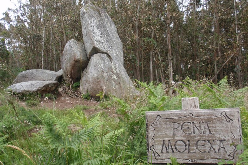 A Pena Molexa. - megaslith in Galicia.