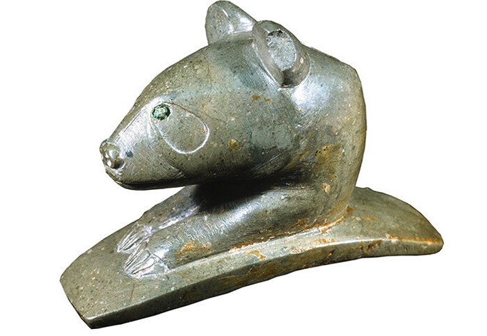 Sterling pipestone Bear effigy pipe from White County, Illinois. Credit: Kenneth Farnsworth