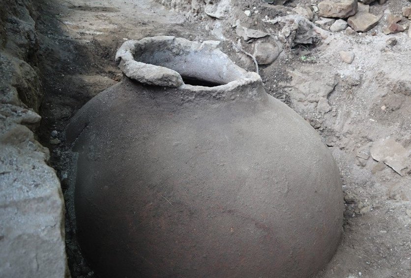 A view of the pithos found in the ancient city of Prusias ad Hypium, Düzce, northwestern Turkey, July 8, 2022. (IHA Photo)