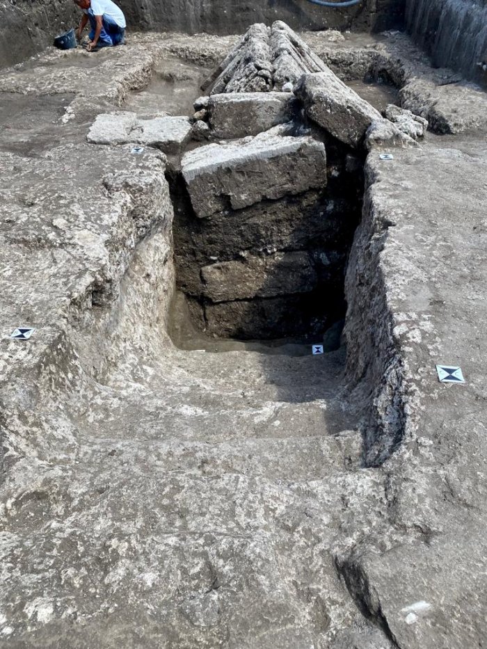 Extraordinary Painted Tomb Belonging To A Mercenary Warrior Found At Pontecagnano Necropolis