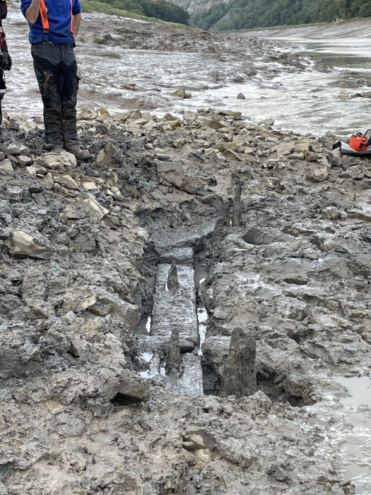 Long-Lost Roman Bridge Re-Discovered In Chepstow River Wye Mud, UK