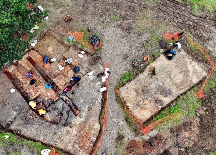 Mystery Of The Roman Tile Kiln At Brandiers Farm Solved!