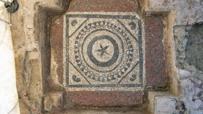 'Incredibly Rare' Roman Tomb Unearthed Near London Bridge Station