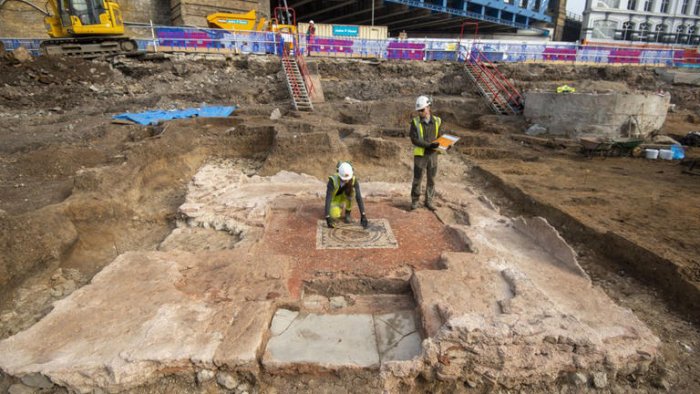 'Incredibly Rare' Roman Tomb Unearthed Near London Bridge Station