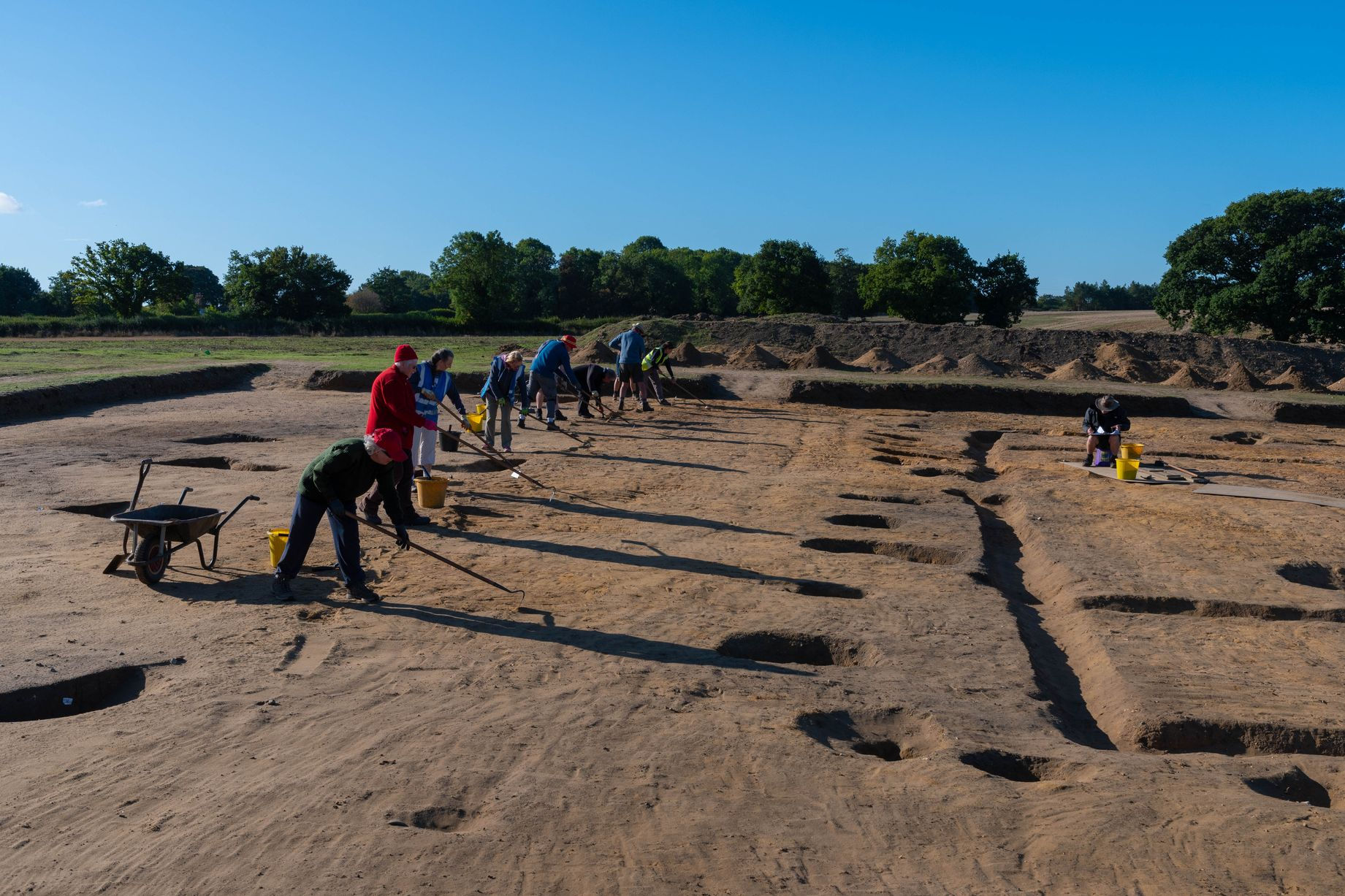 Huge 1,400-Year-Old Hall Of The First Kings Of East Anglia Discovered In Rendlesham