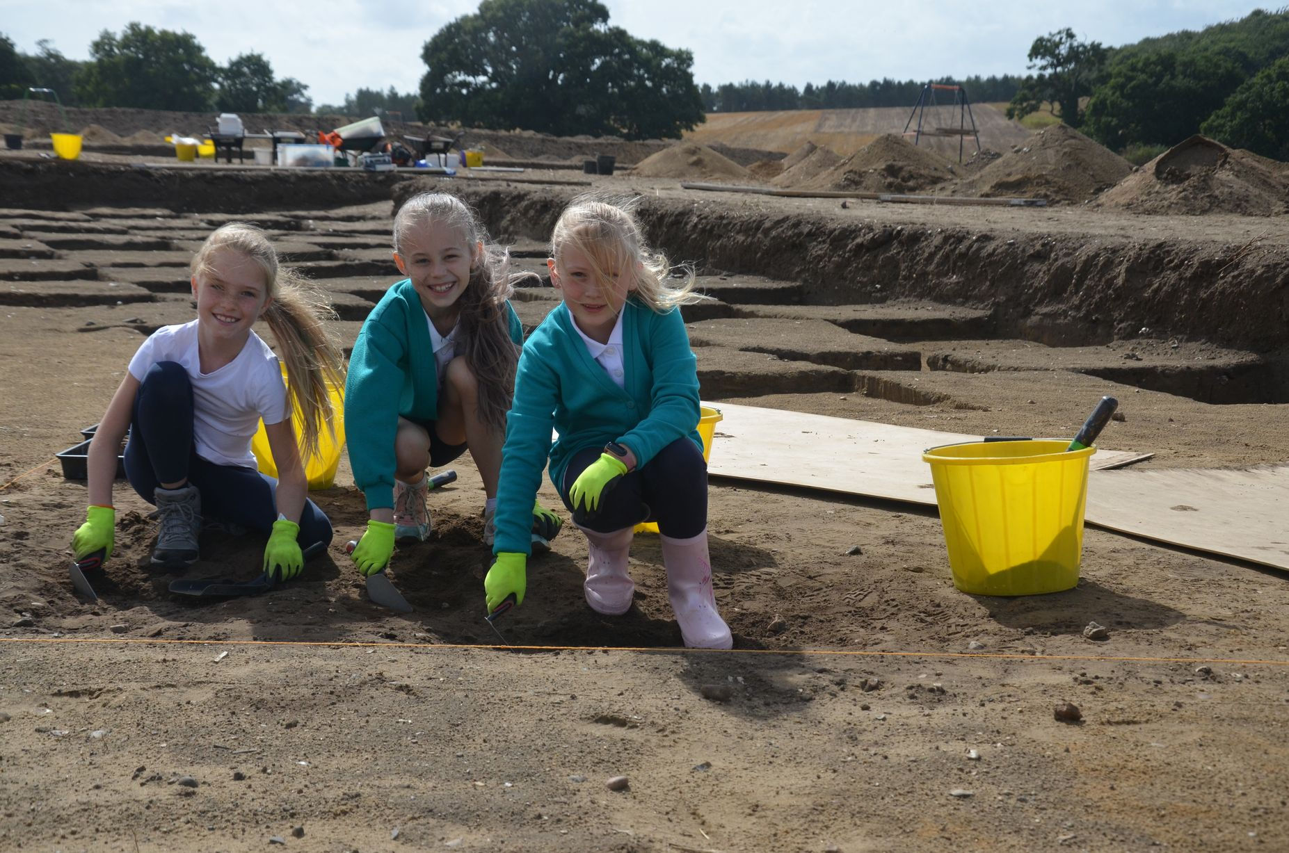 Huge 1,400-Year-Old Hall Of The First Kings Of East Anglia Discovered In Rendlesham