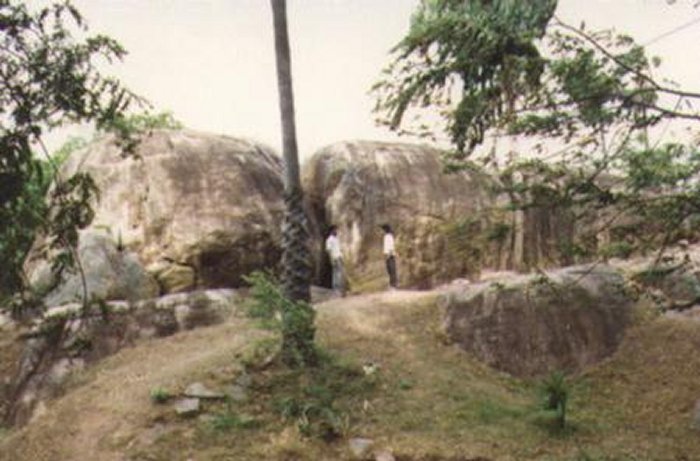 Puzzling Sakwala Chakraya Carving Could Be World's Oldest Map Of The Universe - Mystery Of Sri Lanka's Stargate 