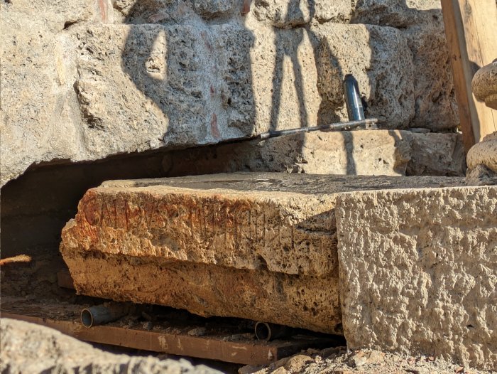 Magnificent 2 Meters Tall Marble Apollo Statue And Othe Artifacts Found In San Casciano dei Bagni, Italy