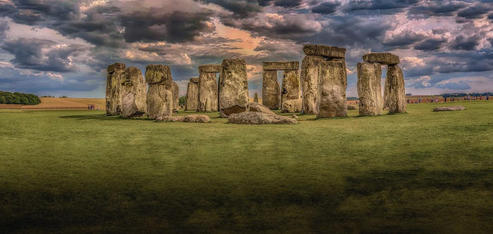 New Light On Prehistoric Chalk Plaques From Stonehenge Using Innovative Technology