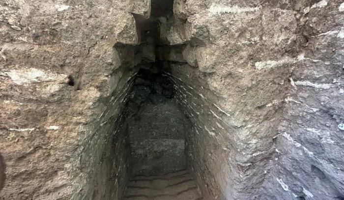 What Was The Purpose Of The Mysterious Mᴀssive 3,800-Year-Old Structure And Pᴀssageway Found In The Jezreel Valley, Israel?