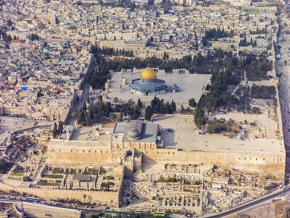 Rare 3,000-Year-Old Gold Bead Found On Temple Mount By Young Boy