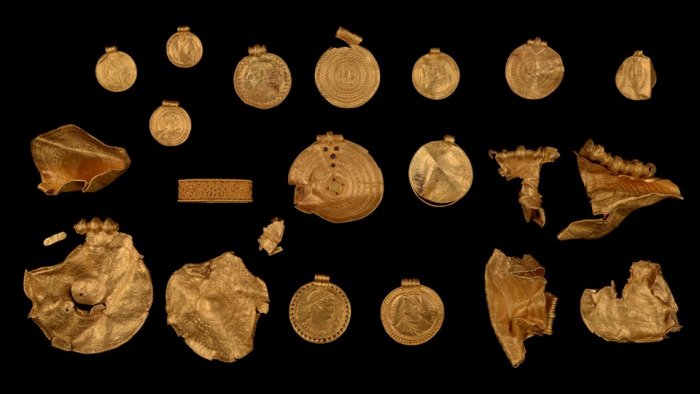 3D Scan Will Uncover Secrets Of The Magnificent Vindelev Gold Treasure